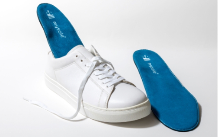 製品のカラーや生地の材質の選択も！